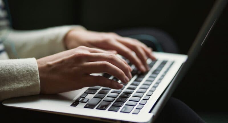 Essential Guide to Guest Posting: How to acquire links from specialist websites and niche blogs